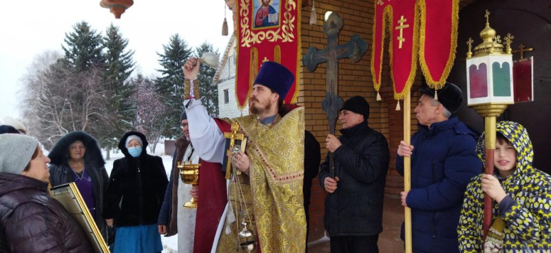 В селе Сростки 25 декабря прошел престольный праздник в храме в честь святителя Спиридона Тримифундтского Чудотворца